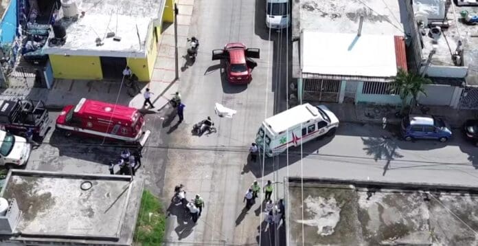 Fallece estudiante menor de edad tras chocar con su motocicleta en Cancún. Se impactó contra un automóvil.