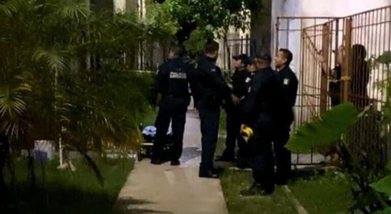 Más violencia en Cancún; lesionan a un albañil con arma blanca en Villas Otoch Paraíso. Podría haber sido intento de robo.