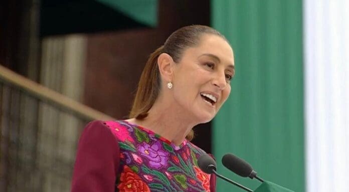 Desde el Zócalo, advierte la presidenta Claudia Sheinbaum que los que roban al pueblo enfrentarán a la justicia.