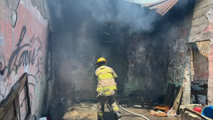 Muere adulto mayor tras incendiarse su vivienda en Guadalupe, Nuevo León
