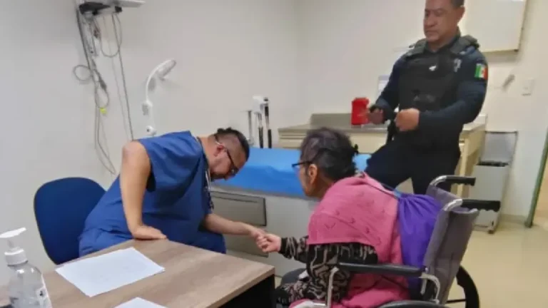 Adulta mayor es abandonada por su hija en una clínica del IMSS en Querétaro