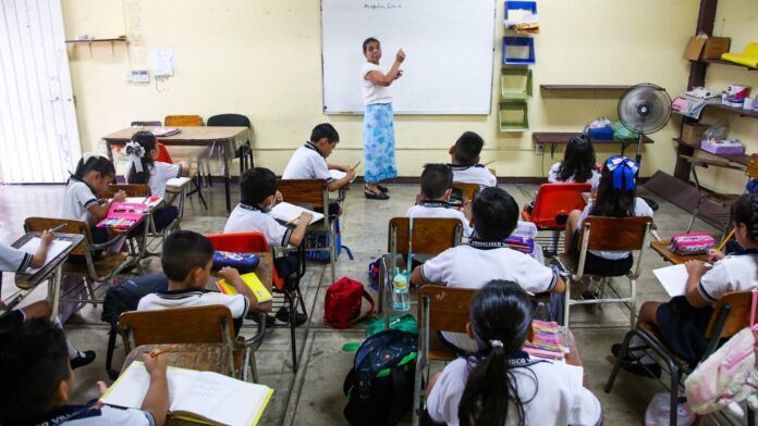 Prohíben el uso de lenguaje inclusivo en las escuelas en Chihuahua