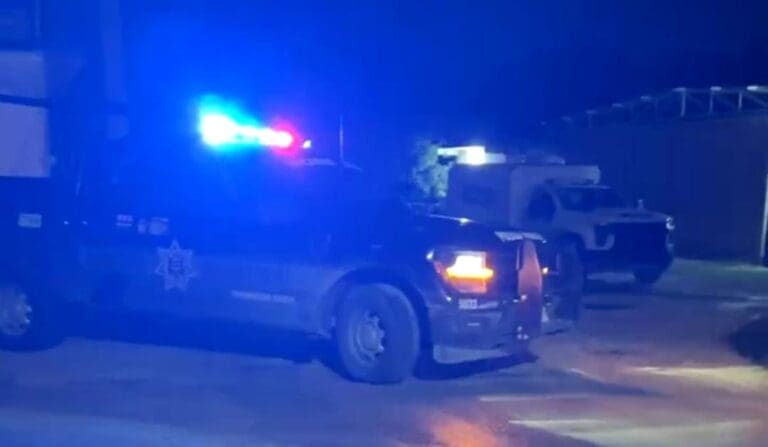 Abandonan restos humanos con signos de tortura en la 227 de Cancún. No hay día sin hechos violentos en Benito Juárez.