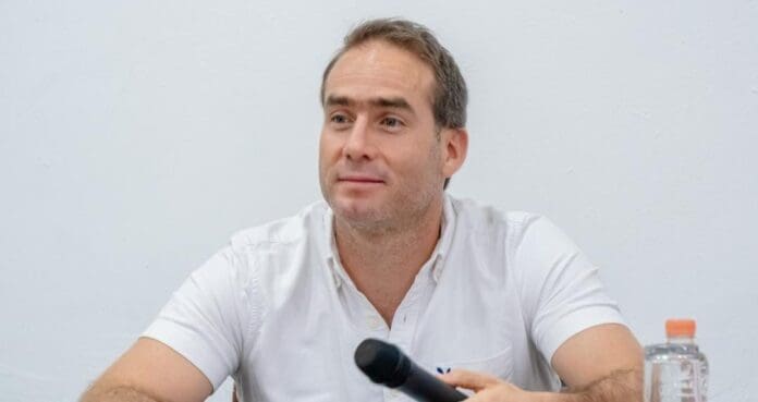 Colapsa Tulum por culpa de Diego Castañón, pese a tener un tren y un aeropuerto recién inaugurados. El edil no resuelve los problemas.