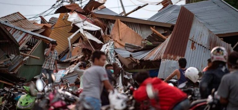 Video: Terremoto de magnitud 7.4 deja al menos seis muertos y miles de evacuados en Filipinas