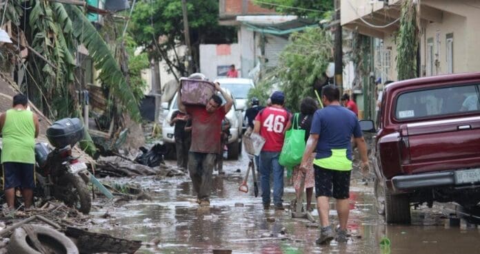 Reportan la desaparición de más de 190 estudiantes de Ciencias de la Salud de la UV en Poza Rica, Veracruz.