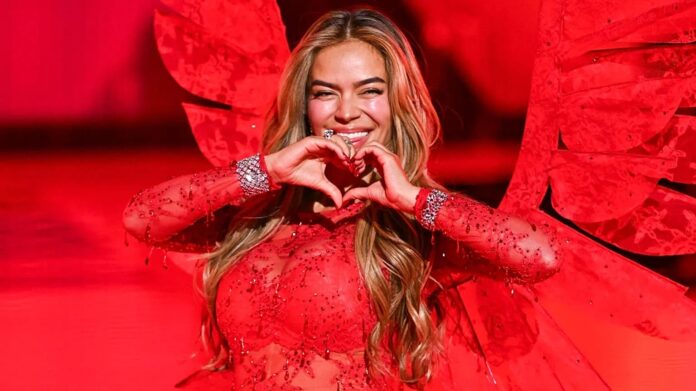 Video: Karol G debuta como 