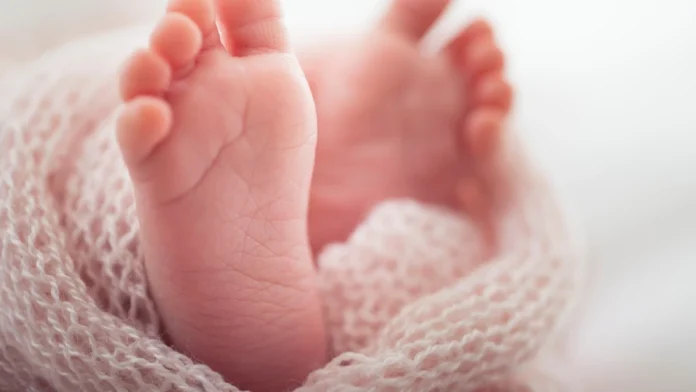 Muere bebé recién nacido tras asfixiarse con una bolsa de plástico en Escobedo, Nuevo León