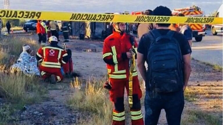Accidente carretero deja seis personas sin vida y más de 15 lesionados en Hermosillo, Sonora