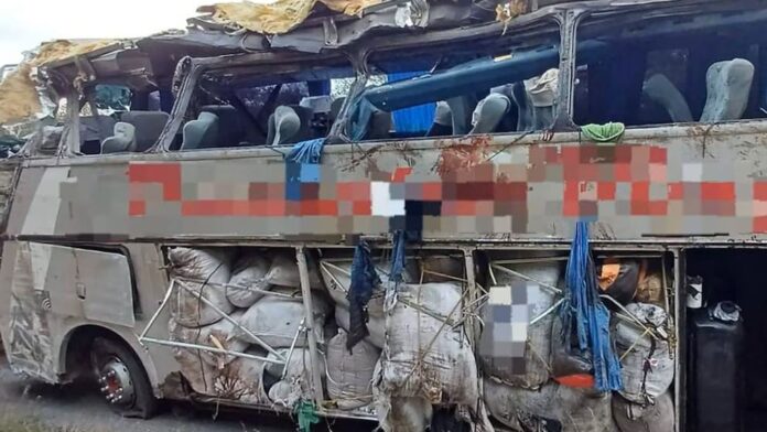 Mueren al menos 16 personas tras el vuelco de un autobús en el noreste de Brasil