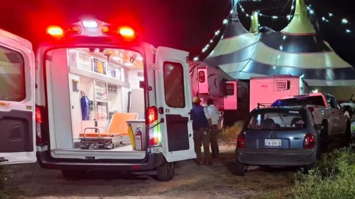 Cae sujeto tras colapsar la grada de un circo en pleno show en Guadalajara, Jalisco