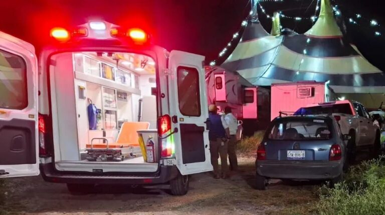 Cae sujeto tras colapsar la grada de un circo en pleno show en Guadalajara, Jalisco