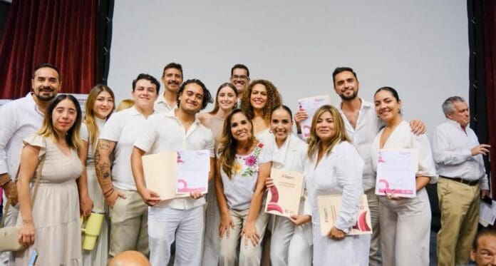 Entrega Mara Lezama 189 constancias y matrículas; fortalece la confianza del sector inmobiliario en Quintana Roo.