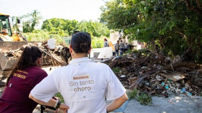 Estefanía Mercado responde con soluciones de descacharrización y desazolve de pozos en la colonia Ejido