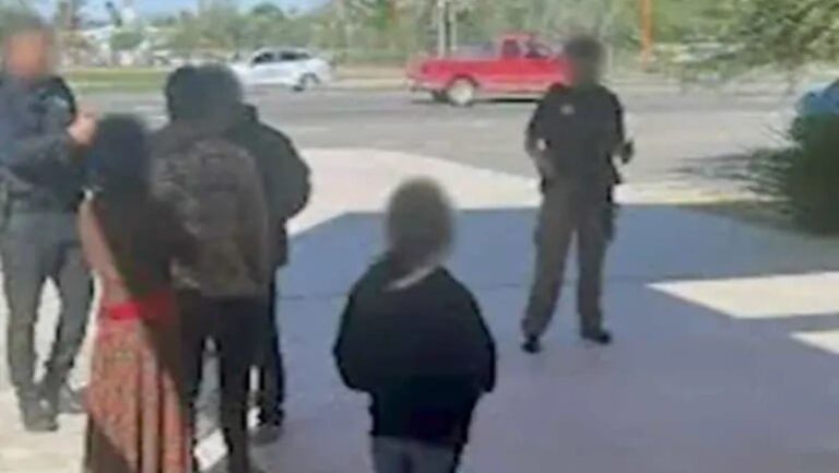 Rescatan a 10 niños que eran explotados como malabaristas en Sonora