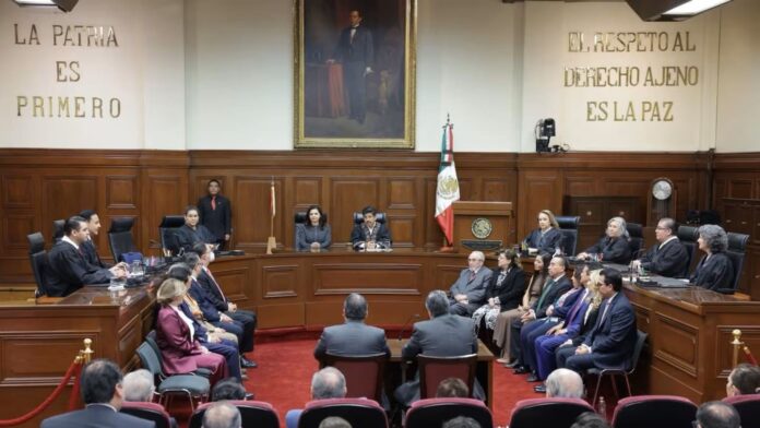 Video: Suena salsa de Marc Anthony en lugar del Himno Nacional durante informe en la SCJN