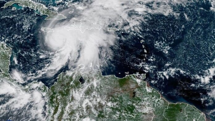 Melissa se convierte en huracán y se pronostica que evolucione a categoría 5