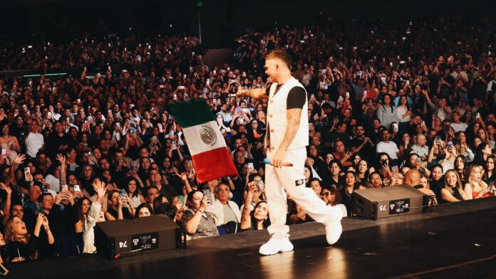 Pide Alejandro Sanz a sus fans ir disfrazados para celebrar el Día de Muertos en concierto en CDMX