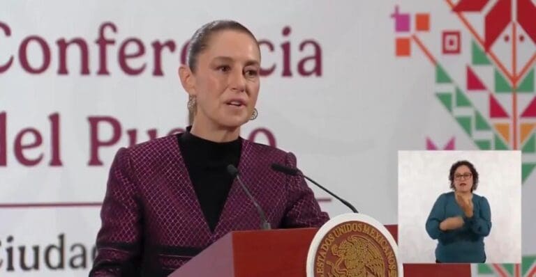 Busca la mandataria federal Claudia Sheinbaum acuerdo con Estados Unidos tras cancelación de 13 rutas al AIFA.