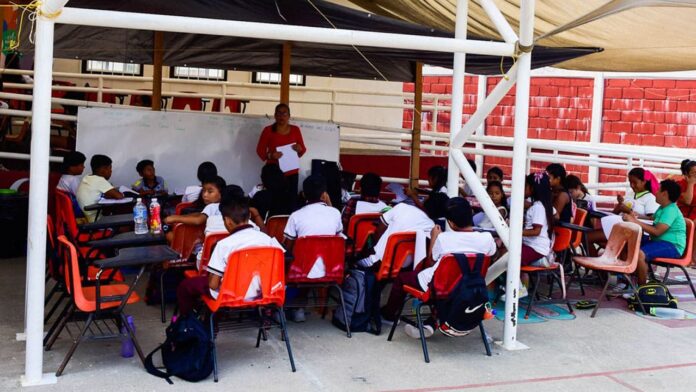 Pide la SEP a docentes reconocer a infancias y adolescencias trans y no binarias en escuelas