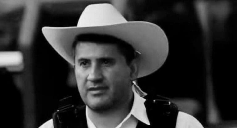 Critican a miembro de Morena por burlarse de asesinato de Carlos Manzo; borra tuits y dice que es un "montaje".