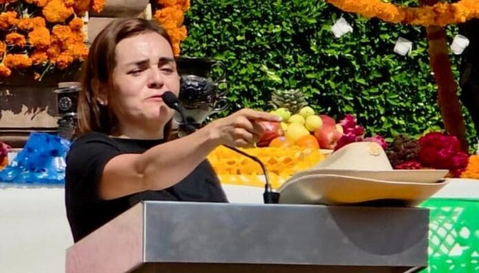 Proponen a Grecia Quiroz, viuda de Carlos Manzo, como la próxima alcaldesa de Uruapan, Michoacán. Cuenta con el respaldo de muchos.