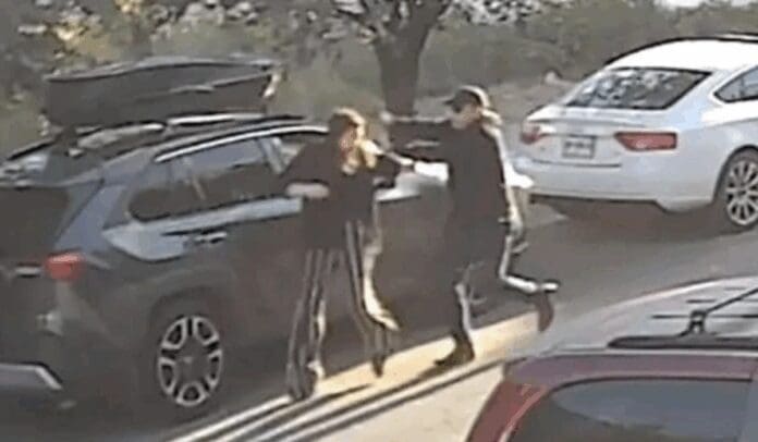 Localizan sin vida al feminicida de mujer baleada y hallada en una camioneta volcada en Monterrey, Nuevo León