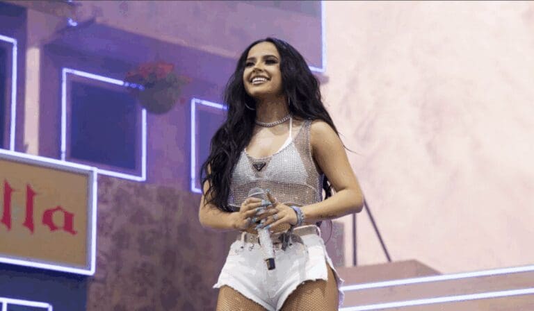 Becky G llega a los cines con su documental REBBECA en México