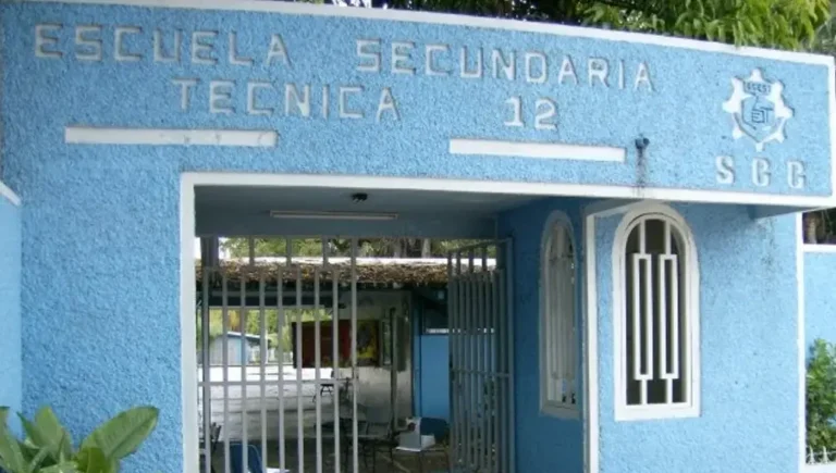 Niño de 13 años incita a compañeros a matar a sus maestras en Lázaro Cárdenas, Michoacán