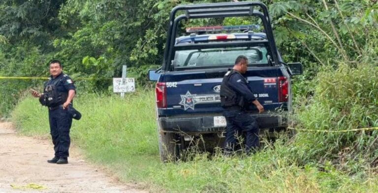 Encuentran restos encobijados de una mujer en la zona de Cuna Maya en Cancún. Continúa la violencia en el destino.