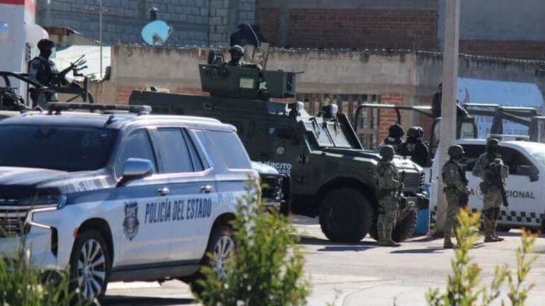 Balacera entre policías y civiles armados deja a una persona sin vida en Guachochi, Chihuahua
