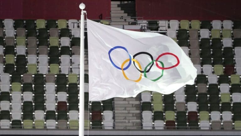 Comité Olímpico Internacional analiza prohibir a atletas trans en competiciones femeninas