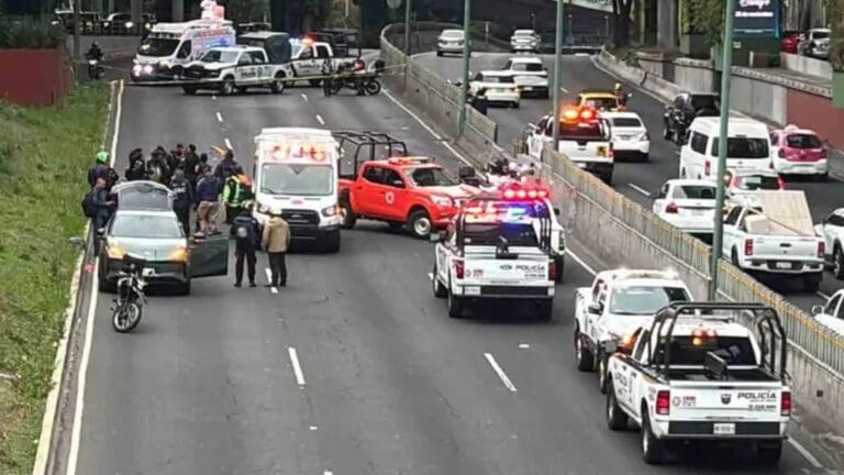 Accidente vial deja un motociclista sin vida y dos heridos a la altura de San Jerónimo en CDMX