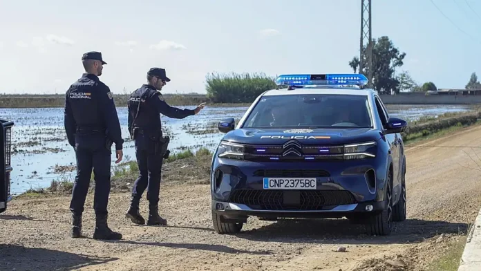 Denuncian que policías no tienen armas para combatir a los narcos en Cádiz, España