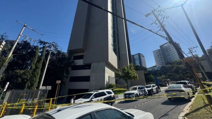 Muere empleada tras caer del séptimo piso en un club deportivo de San Pedro, Nuevo León