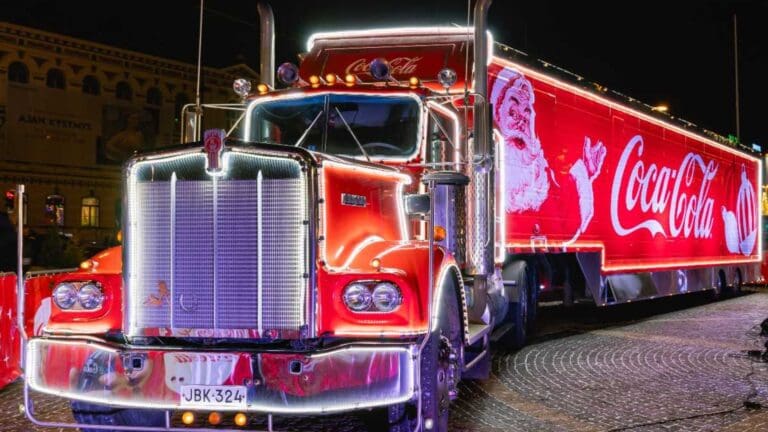 Caravana Coca-Cola desfilará por varias ciudades de México a pesar de que está prohibido por ley