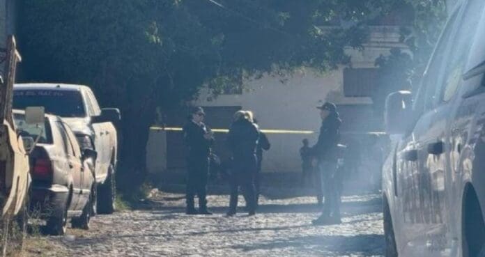 Asesinan a dos mujeres agentes de Tránsito en el estado de Jalisco; hallaron sus cuerpos dentro de una patrulla.