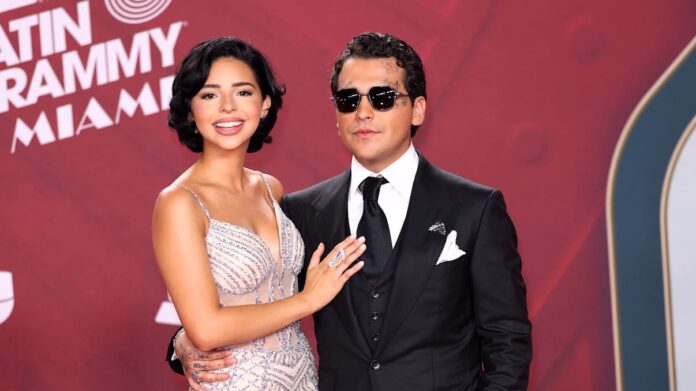 Video: Christian Nodal anuncia que su boda religiosa con Ángela Aguilar será 