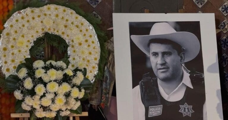 Hallan sin vida a dos jóvenes presuntamente relacionados con asesinato de Carlos Manzo. Uno de ellos tenía 16 años de edad.