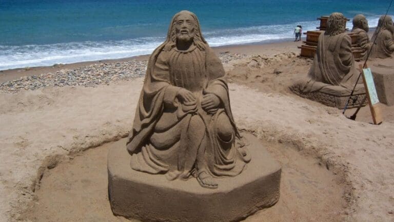 Asesinan a "El Arenas", artista urbano que hacía esculturas en playas de Puerto Vallarta, Jalisco