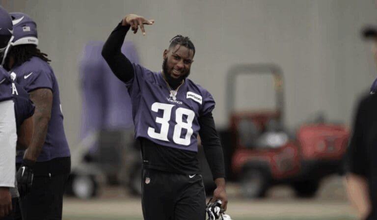 Kris Boyd, jugador de la NFL, se encuentra en estado crítico tras recibir un disparo en Manhattan, Estados Unidos