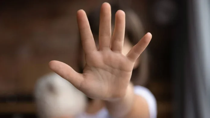 Mujer intenta degollar a su hija de seis años en Buenos Aires, Argentina