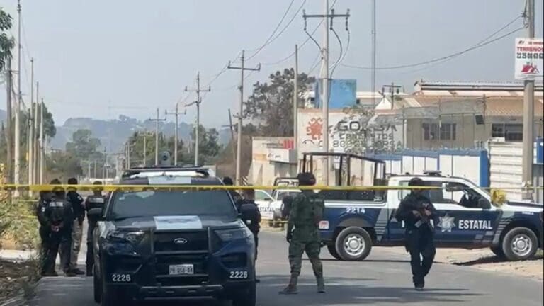 Renuncian 20 policías tras la muerte de seis personas y amenazas al alcalde de Atzitzintla, Puebla