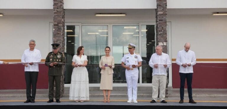 Desde Veracruz, Claudia Sheinbaum Pardo llama al pueblo a mantenerse vigilante ante la injerencia externa.