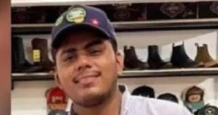 Detienen a cuatro policías del estado de Tabasco por matar a un estudiante universitario que no se detuvo en retén.