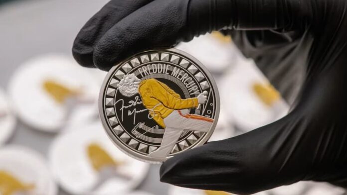 Video: Emiten una moneda conmemorativa con la imagen de Freddie Mercury en Reino Unido