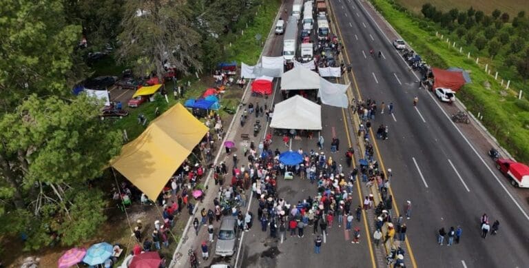 Fueron 29 bloqueos en 17 estados en carreteras de México; no había razón para ello, aseguró la Segob en un comunicado.