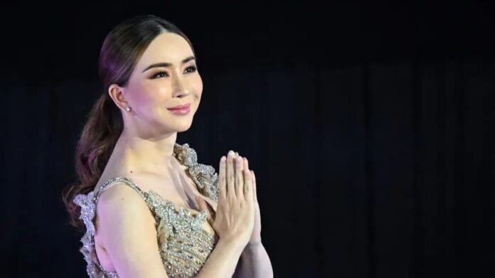 Emiten orden de arresto contra la copropietaria de Miss Universo por caso de fraude en Tailandia