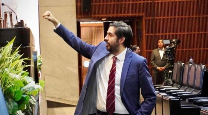 Hamlet Almaguer, morenista de la Luz del Mundo gana 180 mil pesos por salir en Canal 11; quiso dirigir la FGR.