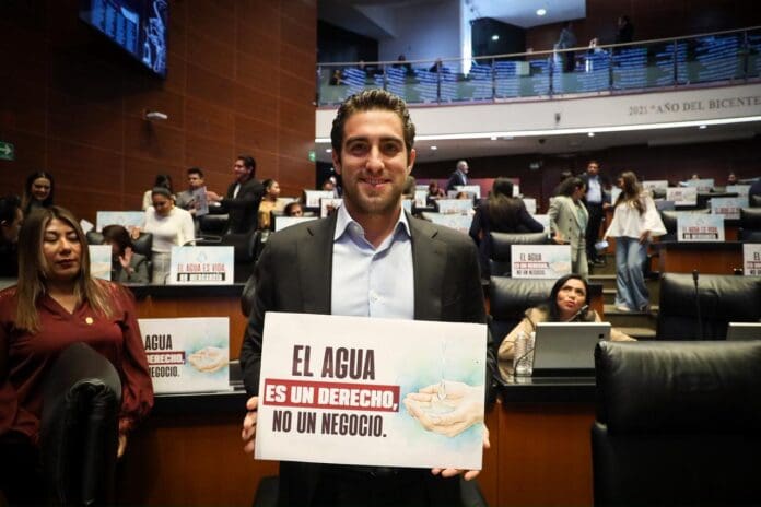 Gino Segura vota a favor de la nueva Ley de Aguas Nacionales